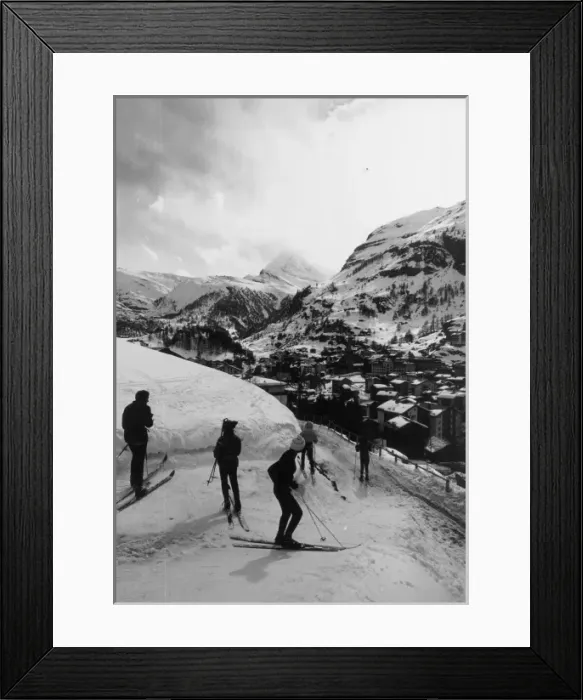 Framed Print : Skiing in Switzerland Framed Print : Skiing in Switzerland