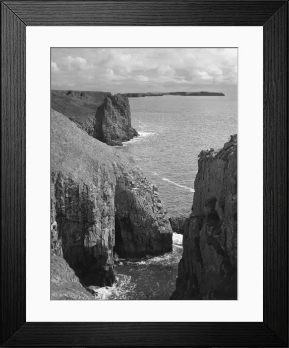Framed Print : Wales / Lydstep Point Framed Print : Wales / Lydstep Point