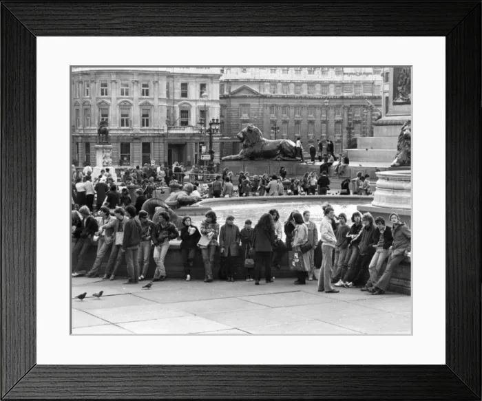Framed Print : London Tourists Framed Print : London Tourists