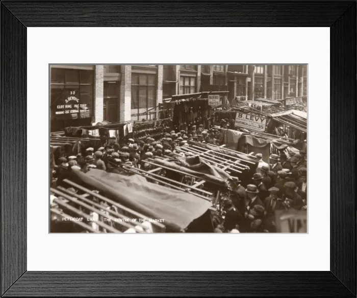 Framed Print : Petticoat Lane, London - Centre of the Market Framed Print : Petticoat Lane, London - Centre of the Market