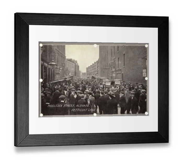 Framed Print : Petticoat Lane, London - Middlesex Street, Aldgate