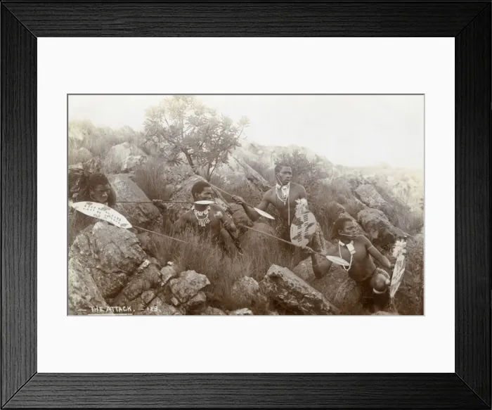 Framed Print : South Africa - Zulu Tribesmen ready to attack Framed Print : South Africa - Zulu Tribesmen ready to attack