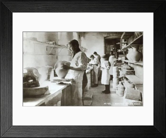 Framed Print : UK ceramics Industry at Burslem, Staffs (2 / 4) Framed Print : UK ceramics Industry at Burslem, Staffs (2 / 4)