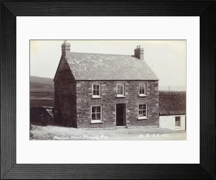 Framed Print : Newgale House, Pembrokeshire Framed Print : Newgale House, Pembrokeshire