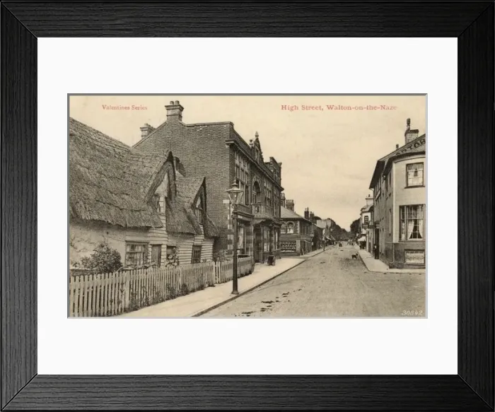 Framed Print : Walton-on-the-Naze, Essex - The High Street Framed Print : Walton-on-the-Naze, Essex - The High Street