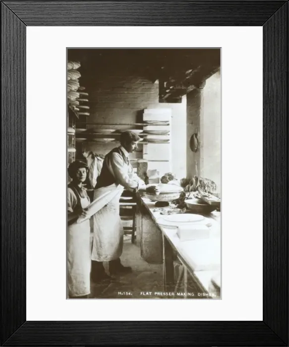 Framed Print : UK ceramics Industry at Burslem, Staffs (4 / 4) Framed Print : UK ceramics Industry at Burslem, Staffs (4 / 4)