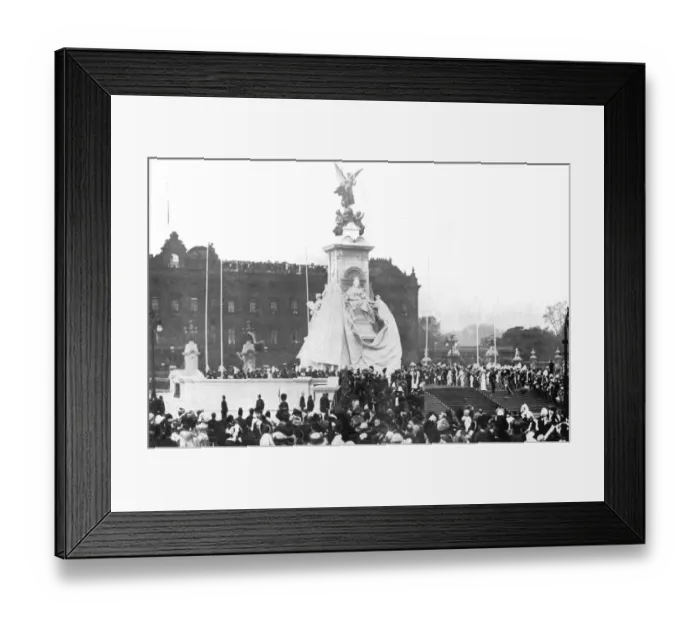 Framed Print : Unveiling of Queen Victorias statue Framed Print : Unveiling of Queen Victorias statue