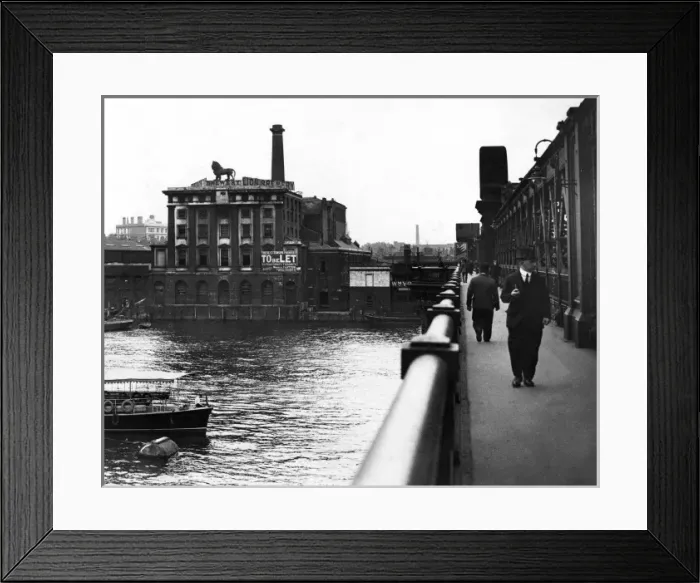 Framed Print : Hungerford Bridge Framed Print : Hungerford Bridge
