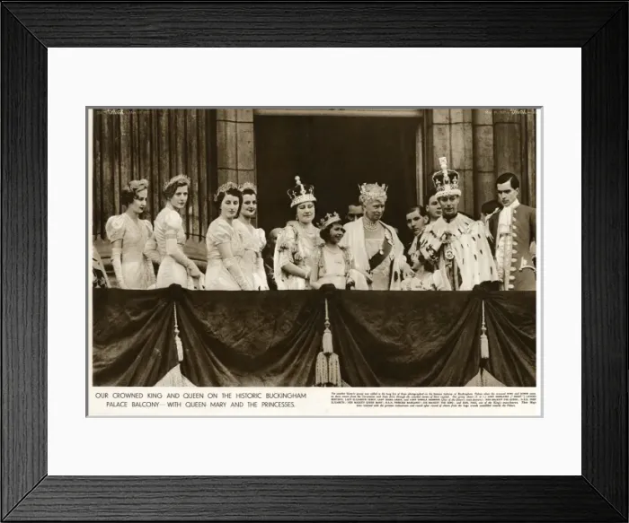 Framed Print : Our crowned King and Queen on the historic Buckingham Palace