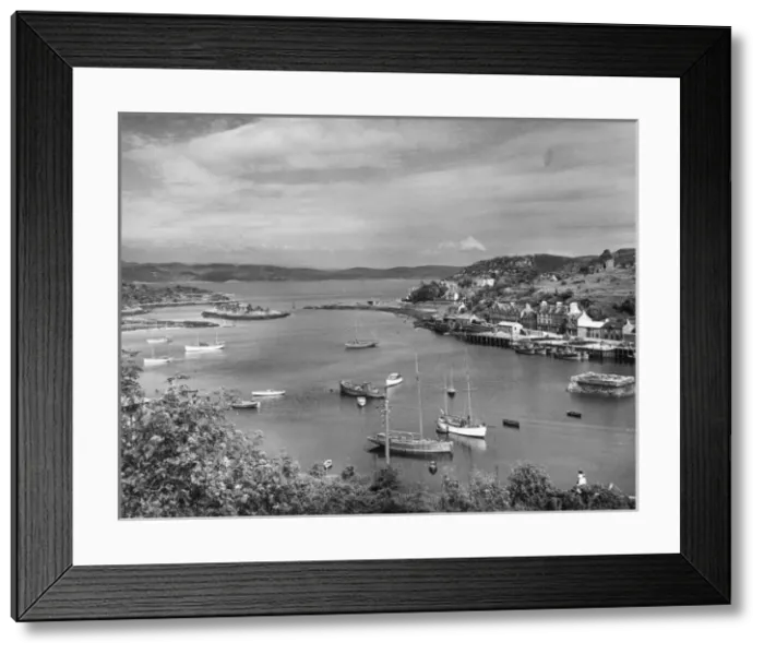 Framed Print : Scotland / Tarbert Framed Print : Scotland / Tarbert