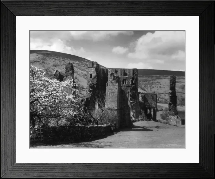 Framed Print : Llanthony Abbey Framed Print : Llanthony Abbey