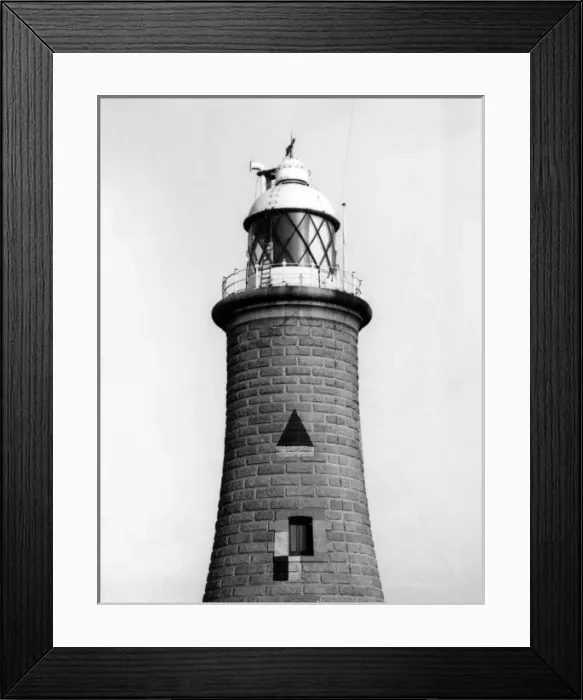 Framed Print : Tynemouth Lighthouse Framed Print : Tynemouth Lighthouse