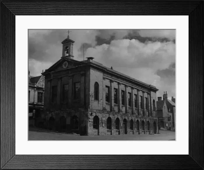 Framed Print : Chipping Norton Hall Framed Print : Chipping Norton Hall
