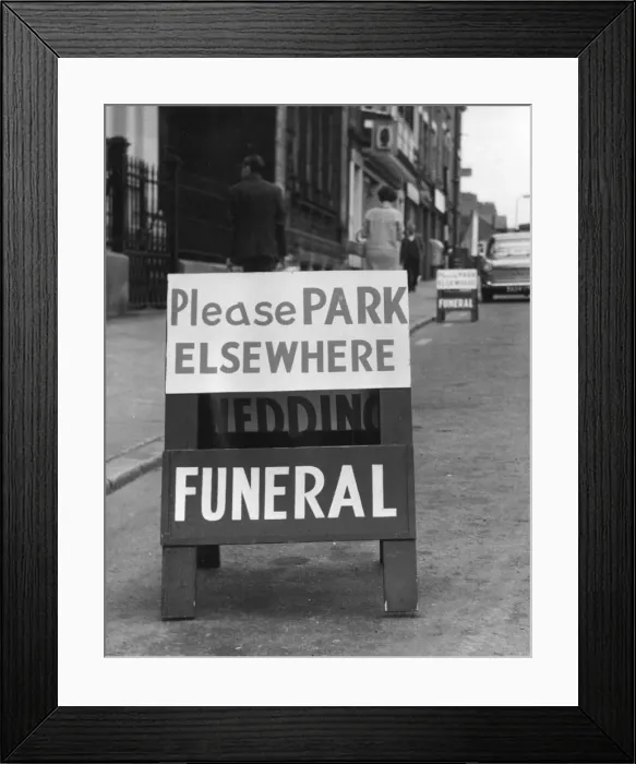 Framed Print : No Parking Sign Framed Print : No Parking Sign