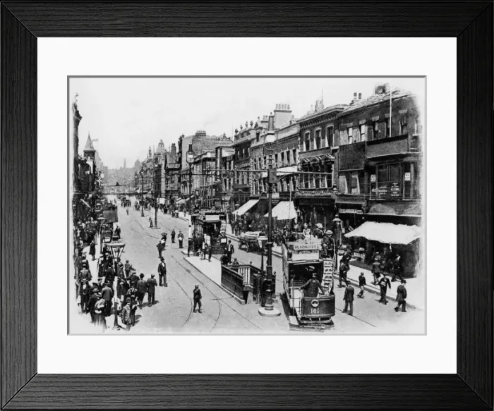 Framed Print : LEEDS, Yorkshire Framed Print : LEEDS, Yorkshire