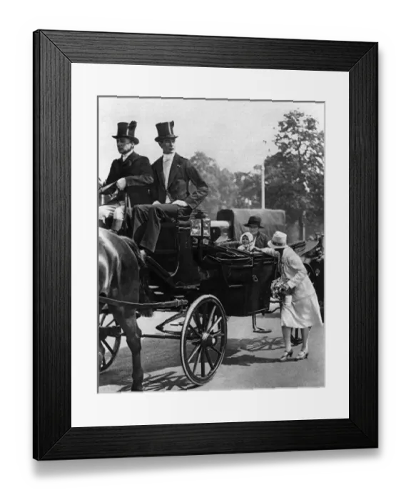 Framed Print : Princess Elizabeth receiving a bouquet of roses Framed Print : Princess Elizabeth receiving a bouquet of roses