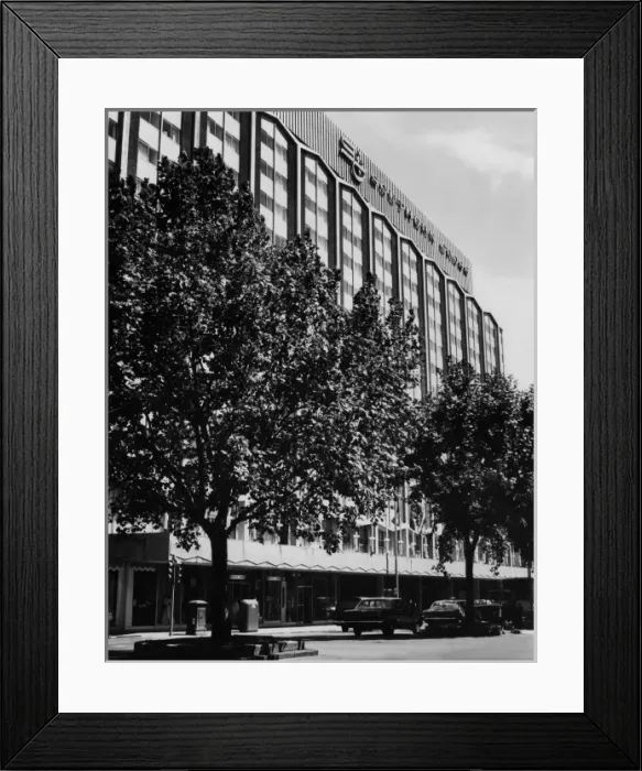 Framed Print : Southern Cross Hotel Framed Print : Southern Cross Hotel