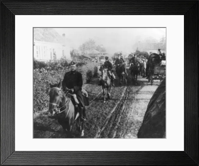Framed Print : Belgian cavalry passing through Sommergem, WW1 Framed Print : Belgian cavalry passing through Sommergem, WW1