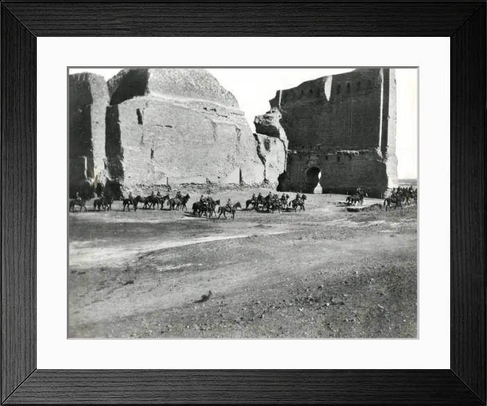 Framed Print : British troops at Ctesiphon, Mesopotamia, WW1 Framed Print : British troops at Ctesiphon, Mesopotamia, WW1