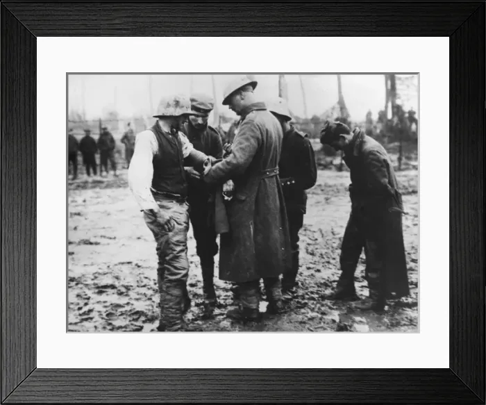 Framed Print : Attending to wounded German prisoner, WW1 Framed Print : Attending to wounded German prisoner, WW1