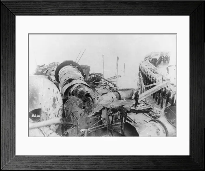 Framed Print : Wreck of HMS Vindictive, Ostend Harbour, Belgium, WW1