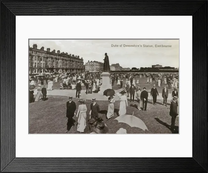 Framed Print : 8th Duke of Devonshires Statue - Eastbourne Framed Print : 8th Duke of Devonshires Statue - Eastbourne
