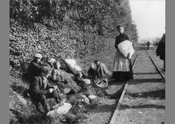 Civilian refugees near Ghent, Belgium, WW1
