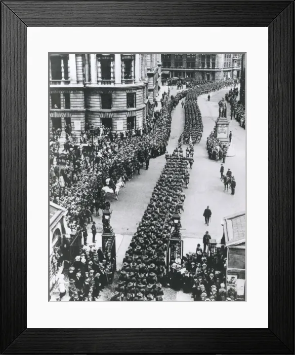 Framed Print : American troops marching through London, WW1 Framed Print : American troops marching through London, WW1