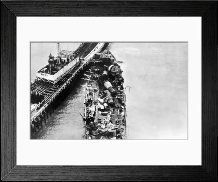 Framed Print : Wreck of HMS Vindictive, Ostend Harbour, Belgium, WW1 Framed Print : Wreck of HMS Vindictive, Ostend Harbour, Belgium, WW1
