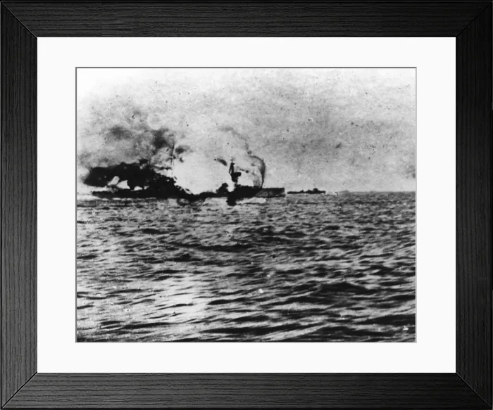 Framed Print : Scene during the Battle of Jutland, WW1 Framed Print : Scene during the Battle of Jutland, WW1