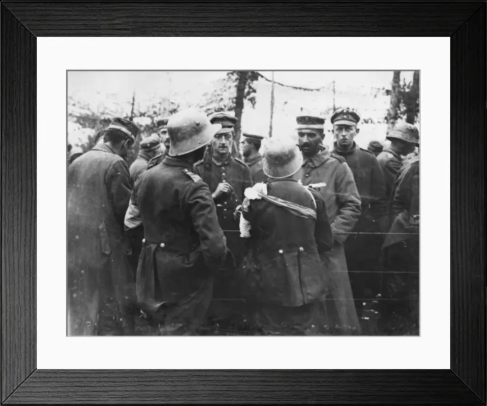 Framed Print : German prisoners captured at Broodseinde, WW1 Framed Print : German prisoners captured at Broodseinde, WW1