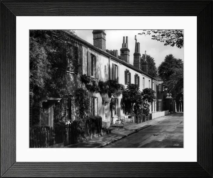 Framed Print : Hamptead Cottages Framed Print : Hamptead Cottages