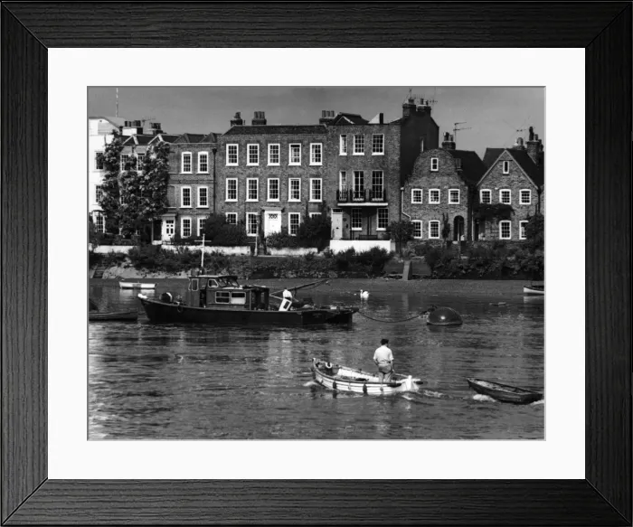 Framed Print : Strand-On-The-Green Framed Print : Strand-On-The-Green