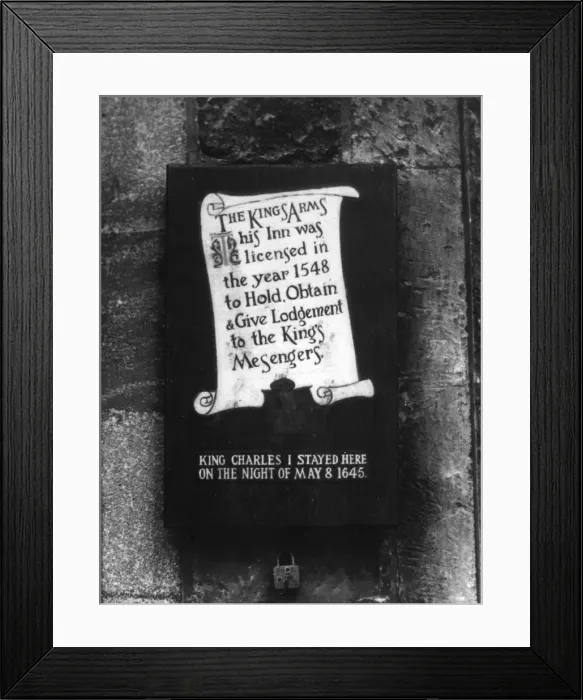 Framed Print : Kings Arms Inn Sign Framed Print : Kings Arms Inn Sign