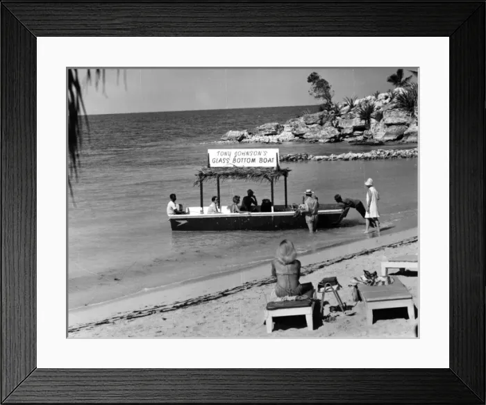Framed Print : Glass Bottom Boat Trip Framed Print : Glass Bottom Boat Trip