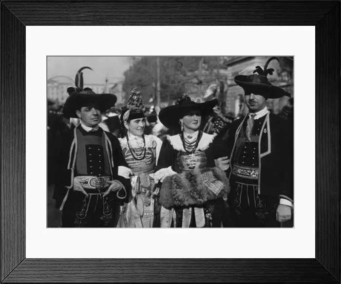 Framed Print : Bolzano Italians Framed Print : Bolzano Italians