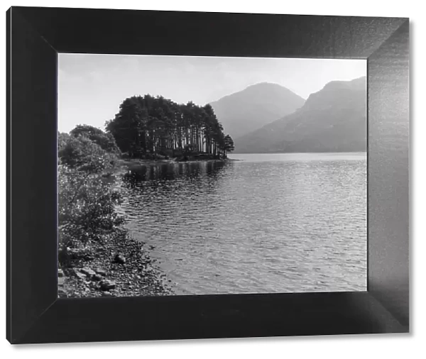 LOCH ECK. The tranquil waters of Loch Eck, Argyllshire, Scotland. Date: 1930s