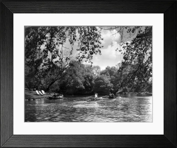 Framed Print : Regents Park Lake Framed Print : Regents Park Lake