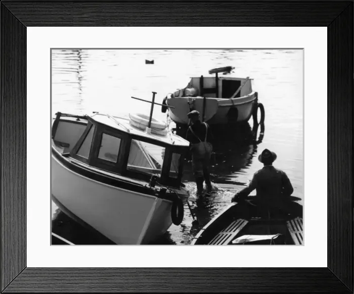 Framed Print : Fishing Harbour Framed Print : Fishing Harbour
