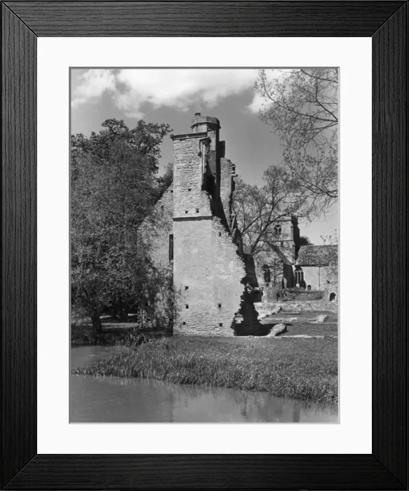 Framed Print : Minster Lovell Hall Framed Print : Minster Lovell Hall