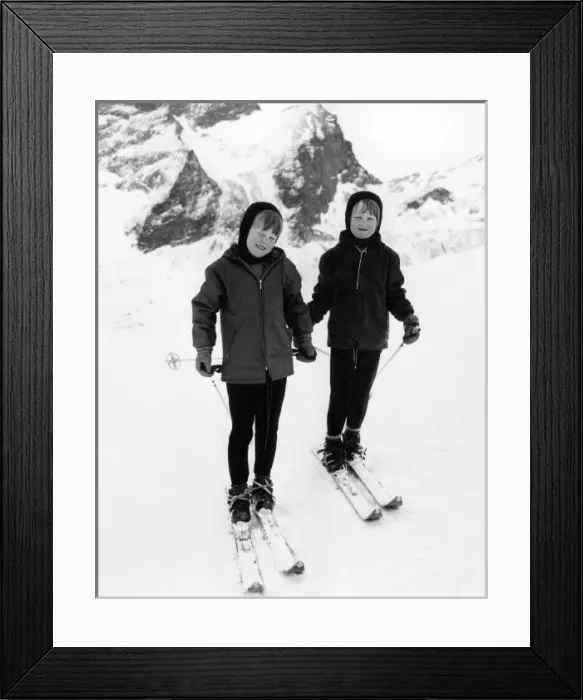 Framed Print : Twin Skiers Framed Print : Twin Skiers