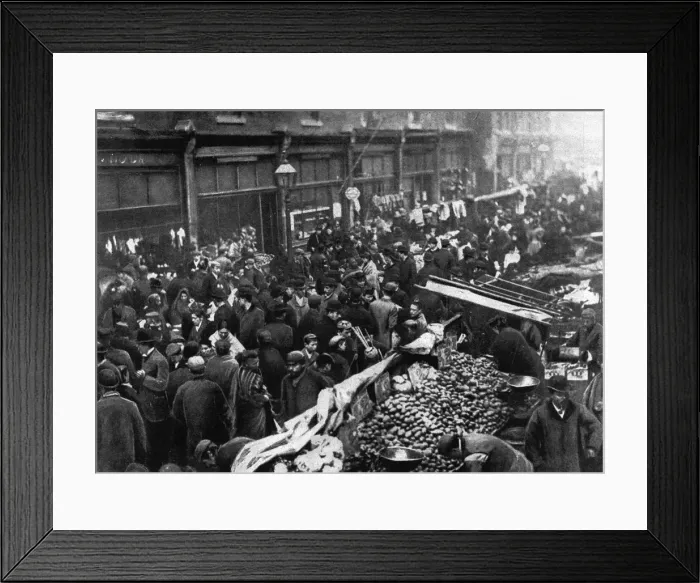 Framed Print : Petticoat Lane Market, London, 1897 Framed Print : Petticoat Lane Market, London, 1897