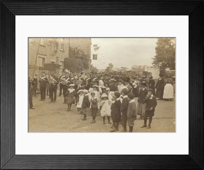 Framed Print : Kingham, Oxfordshire - Outside The Plough Inn Framed Print : Kingham, Oxfordshire - Outside The Plough Inn