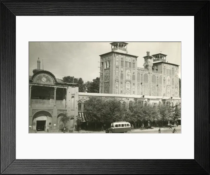 Framed Print : Iran - Teheran - Avenue Nasser Khosrow Framed Print : Iran - Teheran - Avenue Nasser Khosrow