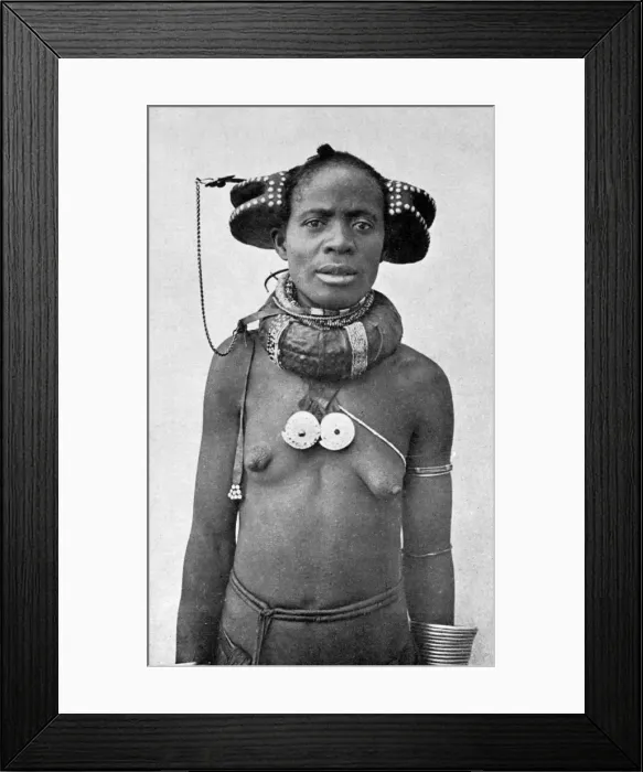 Framed Print : Angola - Woman with extraordinary jewellery Framed Print : Angola - Woman with extraordinary jewellery