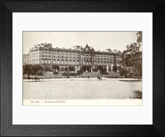 Framed Print : Buckingham Palace from Green Park Framed Print : Buckingham Palace from Green Park