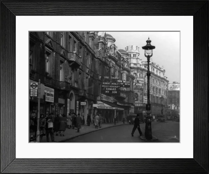 Framed Print : Lyric and Apollo theatres on Shaftesbury Avenue Framed Print : Lyric and Apollo theatres on Shaftesbury Avenue