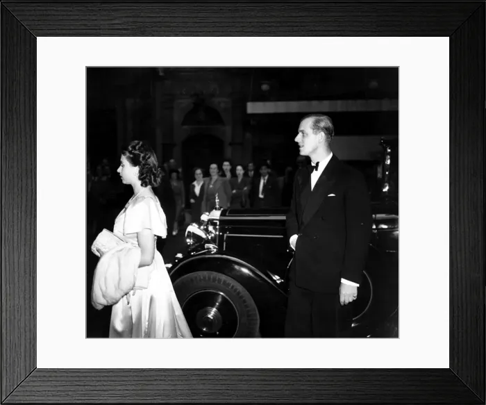 Framed Print : Royal Family visit Drury Lane Theatre Framed Print : Royal Family visit Drury Lane Theatre