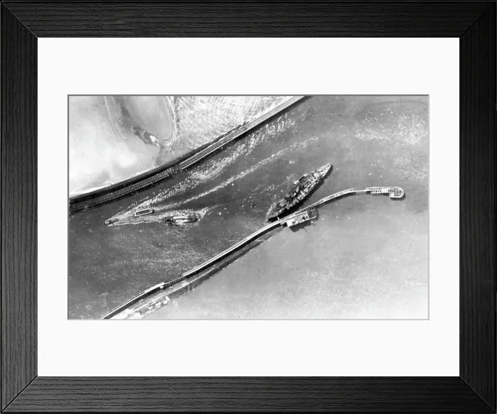 Framed Print : Wreck of HMS Vindictive, Ostend Harbour, Belgium, WW1 Framed Print : Wreck of HMS Vindictive, Ostend Harbour, Belgium, WW1