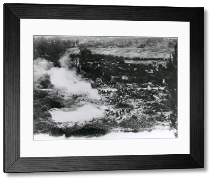 Framed Print : American artillery at Varennes-en-Argonne, France, WW1 Framed Print : American artillery at Varennes-en-Argonne, France, WW1